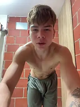 Snapshot of Handsome_boys69 chatting on March 13, 1:23 am Handsome boys69 online show from March 13, 1:23 am