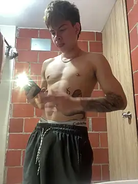 Snapshot of Handsome_boys69 chatting on March 14, 2:39 am Handsome boys69 online show from March 14, 2:39 am