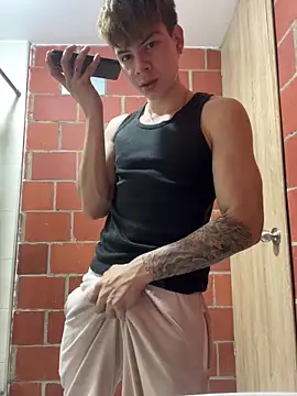 Snapshot of Handsome_boys69 chatting on March 15, 11:00 pm Handsome boys69 online show from March 15, 11:00 pm