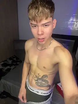 Snapshot of Handsome_boys69 chatting on March 21, 11:52 pm Handsome boys69 online show from March 21, 11:52 pm