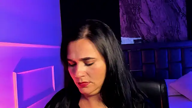 Snapshot of Sienarosewood chatting on December 18, 4:07 am Sienarosewood online show from December 18, 4:07 am