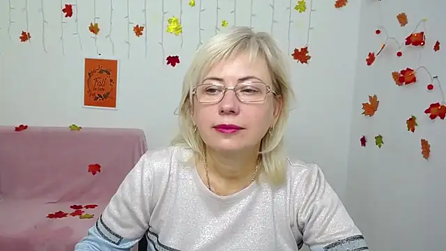 Snapshot of LaurenWishy chatting on December 2, 6:08 am LaurenWishy online show from December 2, 6:08 am