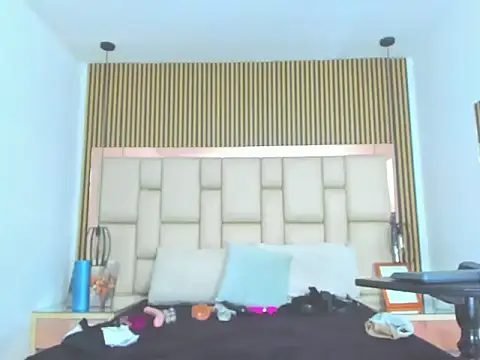 HannaANDcherri online show from December 4, 7:44 pm