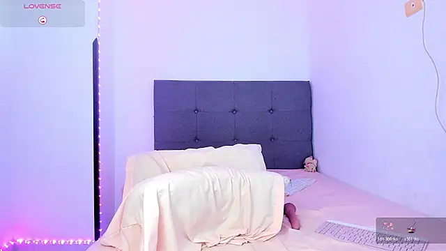 tessa  evans online show from February 4, 1:00 am