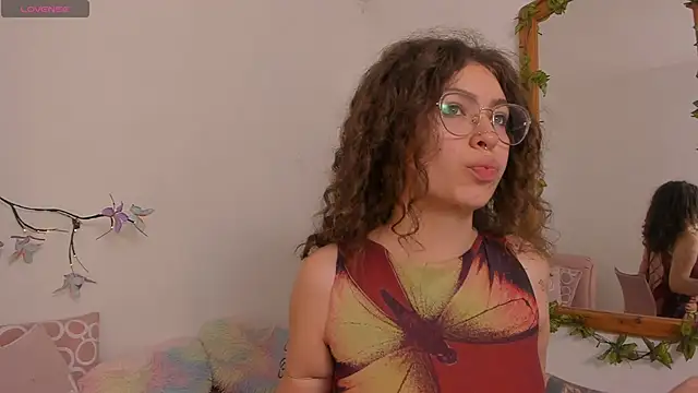 Snapshot of MarieTaylor_ chatting on February 19, 6:04 pm MarieTaylor online show from February 19, 6:04 pm