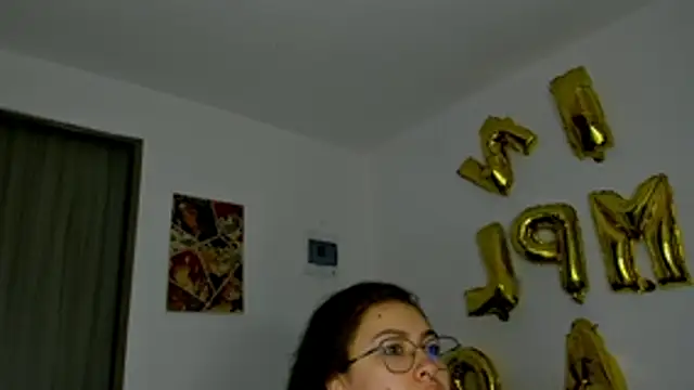 Snapshot of MarieTaylor_ chatting on April 19, 6:54 pm MarieTaylor online show from April 19, 6:54 pm