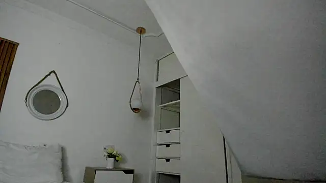 Alaska deluxe online show from March 5, 11:45 pm