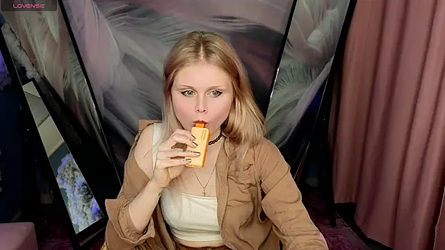 Snapshot of AnoraAmore chatting on November 26, 6:47 am AnoraAmore online show from November 26, 6:47 am