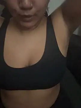 Snapshot of TiaBella_ chatting on December 2, 9:54 pm TiaBella online show from December 2, 9:54 pm