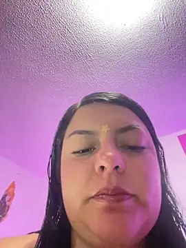 Snapshot of catbunnymmm chatting on February 13, 12:17 am catbunnymmm online show from February 13, 12:17 am