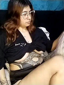 Emmyxxx online show from February 9, 1:09 am