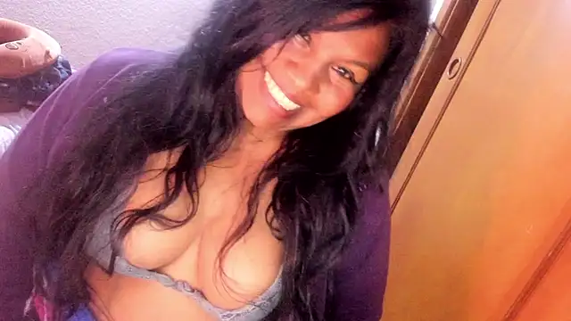 ebonycamelia online show from June 8, 12:14 am