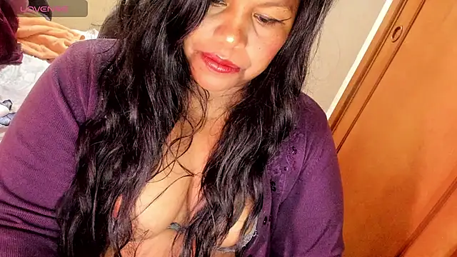 ebonycamelia online show from July 11, 9:49 pm