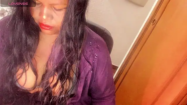 ebonycamelia online show from July 26, 10:55 am
