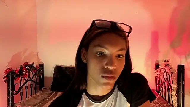 Snapshot of ginebra-n18 chatting on November 25, 12:43 am ginebra-n18 online show from November 25, 12:43 am