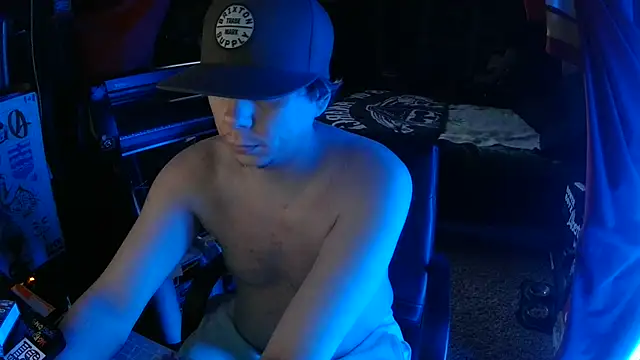 Snapshot of Bowerboi chatting on November 20, 11:59 pm Bowerboi online show from November 20, 11:59 pm