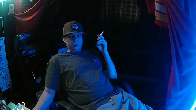 Snapshot of Bowerboi chatting on December 4, 8:39 pm Bowerboi online show from December 4, 8:39 pm