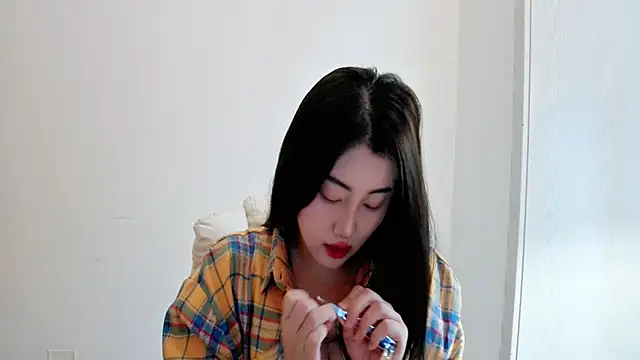 Snapshot of XIAOFENG-2025 chatting on December 15, 6:17 am XIAOFENG-2025 online show from December 15, 6:17 am