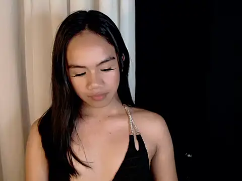 Snapshot of Ariluvsyou chatting on February 13, 2:13 pm Ariluvsyou online show from February 13, 2:13 pm