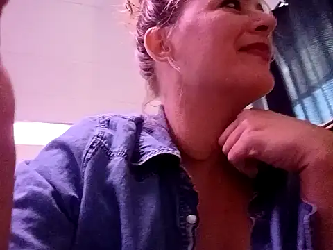 Snapshot of whitecream88 chatting on December 13, 7:53 pm whitecream88 online show from December 13, 7:53 pm