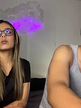 Snapshot of Sharlotte_Davin chatting on December 1, 3:11 am Sharlotte Davin online show from December 1, 3:11 am