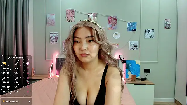 Snapshot of junamiin chatting on December 4, 7:11 pm junamiin online show from December 4, 7:11 pm