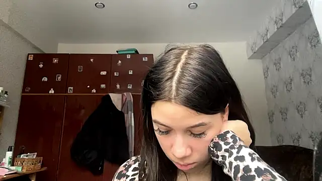 DebbiGoodknight online show from November 28, 7:44 am