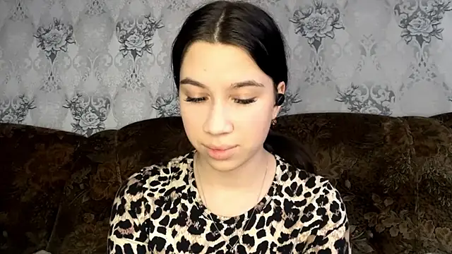 DebbiGoodknight online show from December 16, 9:47 am