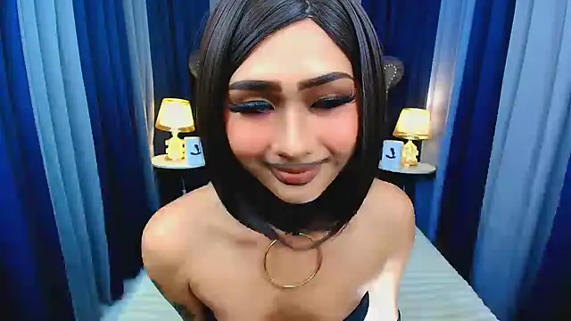 Snapshot of Iris_Hilton chatting on March 17, 11:30 pm Iris Hilton online show from March 17, 11:30 pm