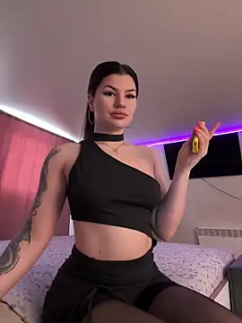 -MaybeBaby- online show from February 27, 7:30 am