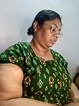 Snapshot of Riya-mallus chatting on November 28, 6:49 am Riya-mallus online show from November 28, 6:49 am