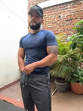 Snapshot of Mike_savage3 chatting on December 4, 12:36 pm Mike savage3 online show from December 4, 12:36 pm