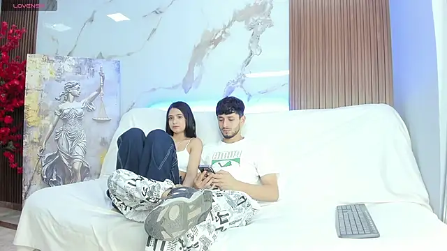 Snapshot of dracke_and_zara chatting on June 5, 12:33 pm dracke and zara online show from June 5, 12:33 pm