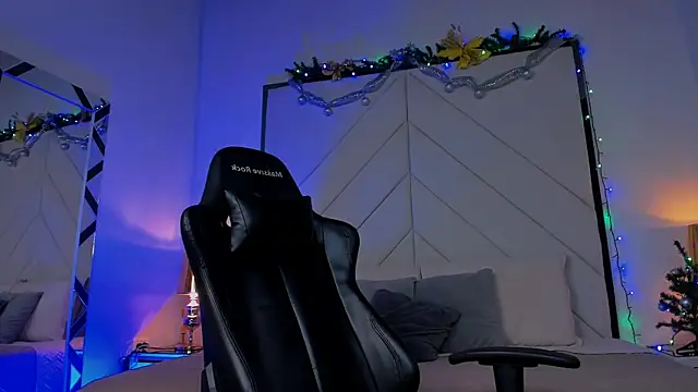 Snapshot of Ostin_Saints chatting on December 14, 4:01 pm Ostin Saints online show from December 14, 4:01 pm