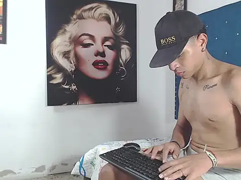 crissex3 online show from March 21, 12:21 pm