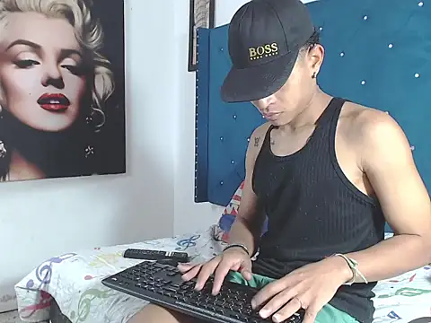 crissex3 online show from March 22, 3:04 pm