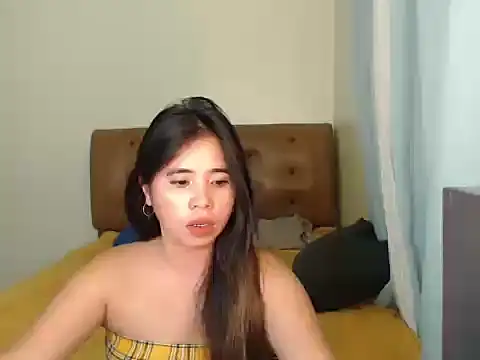 prettyELLE online show from April 4, 6:55 am