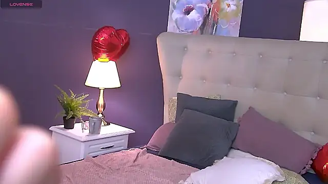 SeniGrandee online show from March 6, 6:37 pm