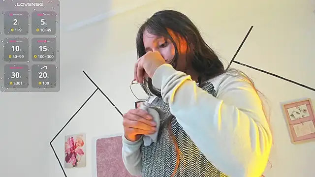 Snapshot of Julieta_Lein_ chatting on December 4, 10:40 pm Julieta Lein online show from December 4, 10:40 pm