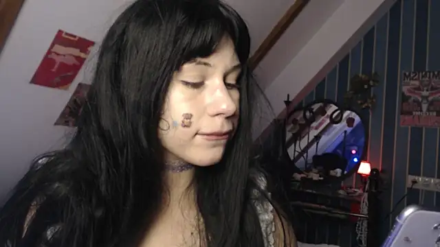 Snapshot of your_heaven chatting on December 17, 9:32 pm your heaven online show from December 17, 9:32 pm