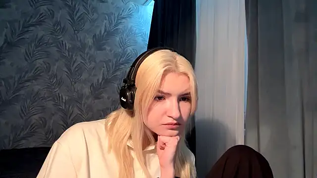 Snapshot of Cindi_Jacobs chatting on November 23, 5:02 pm Cindi Jacobs online show from November 23, 5:02 pm