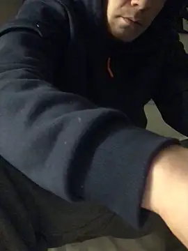 Snapshot of Spielzeugtwink chatting on November 27, 10:34 pm Spielzeugtwink online show from November 27, 10:34 pm