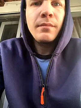 Snapshot of Spielzeugtwink chatting on December 16, 11:04 am Spielzeugtwink online show from December 16, 11:04 am