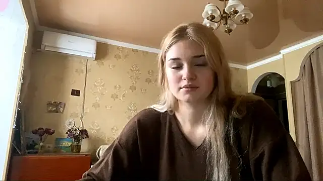 Snapshot of Malley_Saunds chatting on December 4, 8:45 am Malley Saunds online show from December 4, 8:45 am