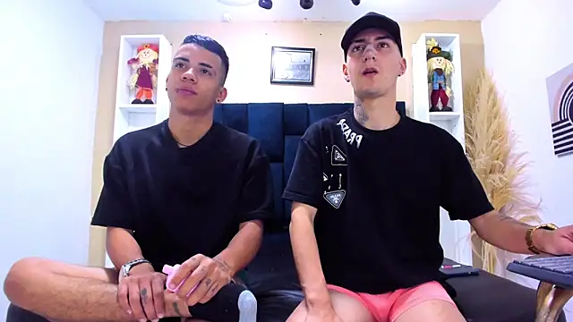 DamianAndMAximoo online show from December 2, 11:59 am