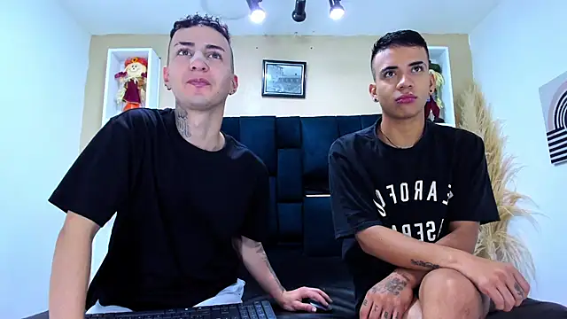 DamianAndMAximoo online show from December 3, 11:52 am