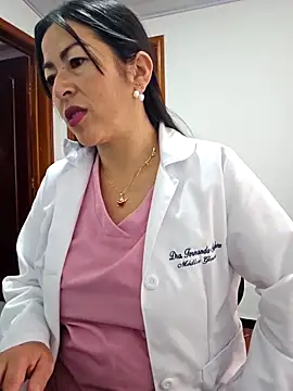 JustSamantha  online show from December 18, 12:11 pm