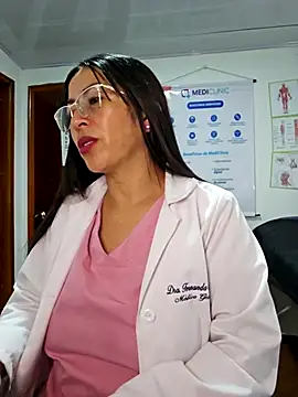 JustSamantha  online show from February 11, 12:10 pm