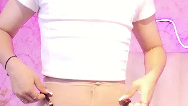 Atenea Mendoza online show from March 4, 7:20 pm