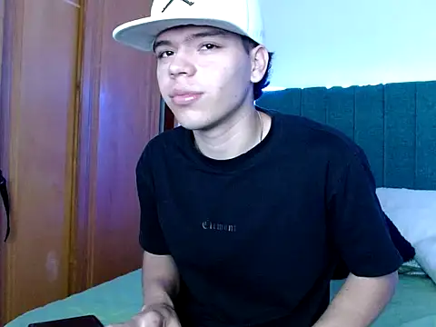 Snapshot of Lincon_Ale chatting on December 4, 8:28 pm Lincon Ale online show from December 4, 8:28 pm